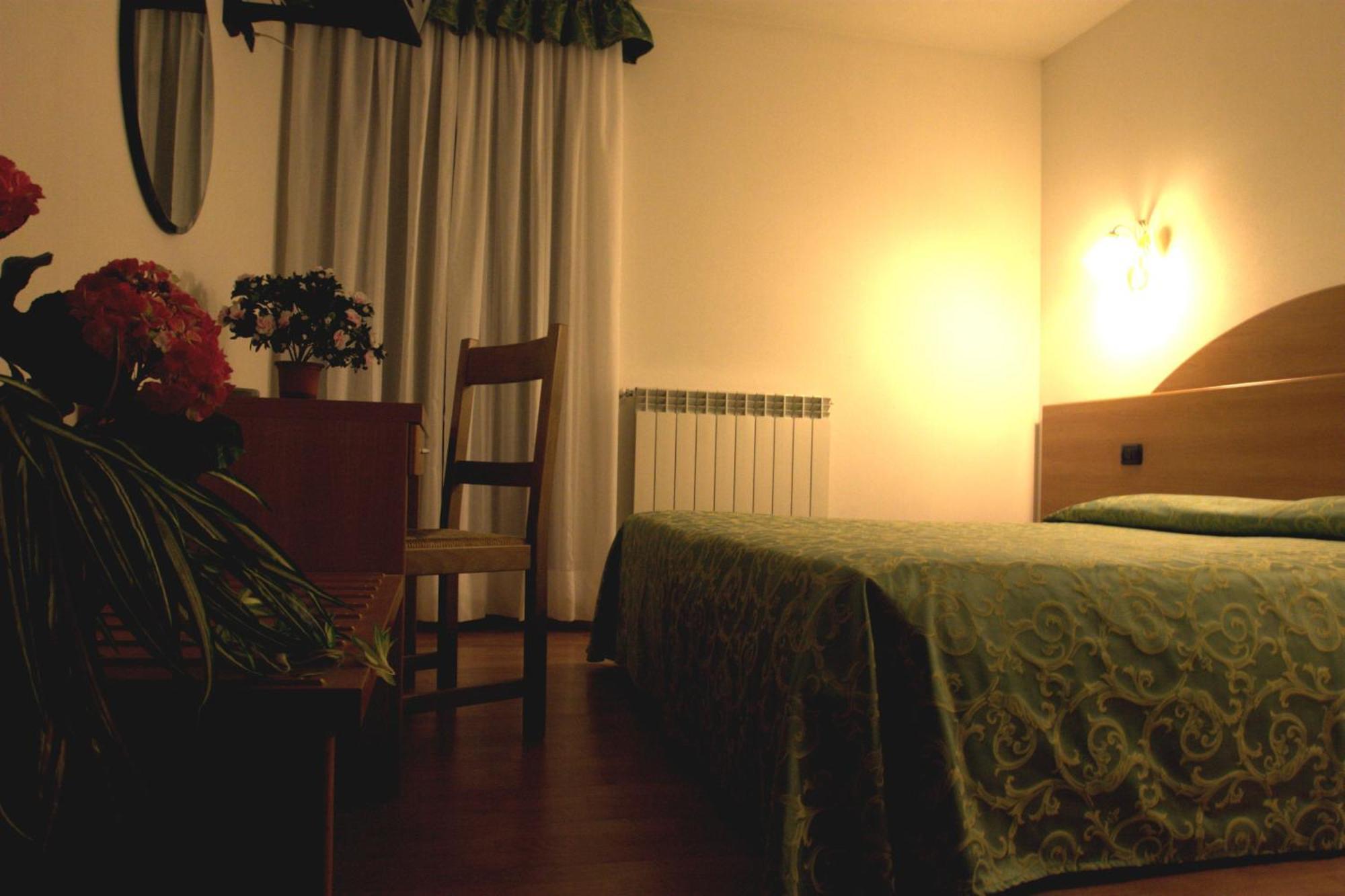 Hotel Denny Пинцоло Экстерьер фото