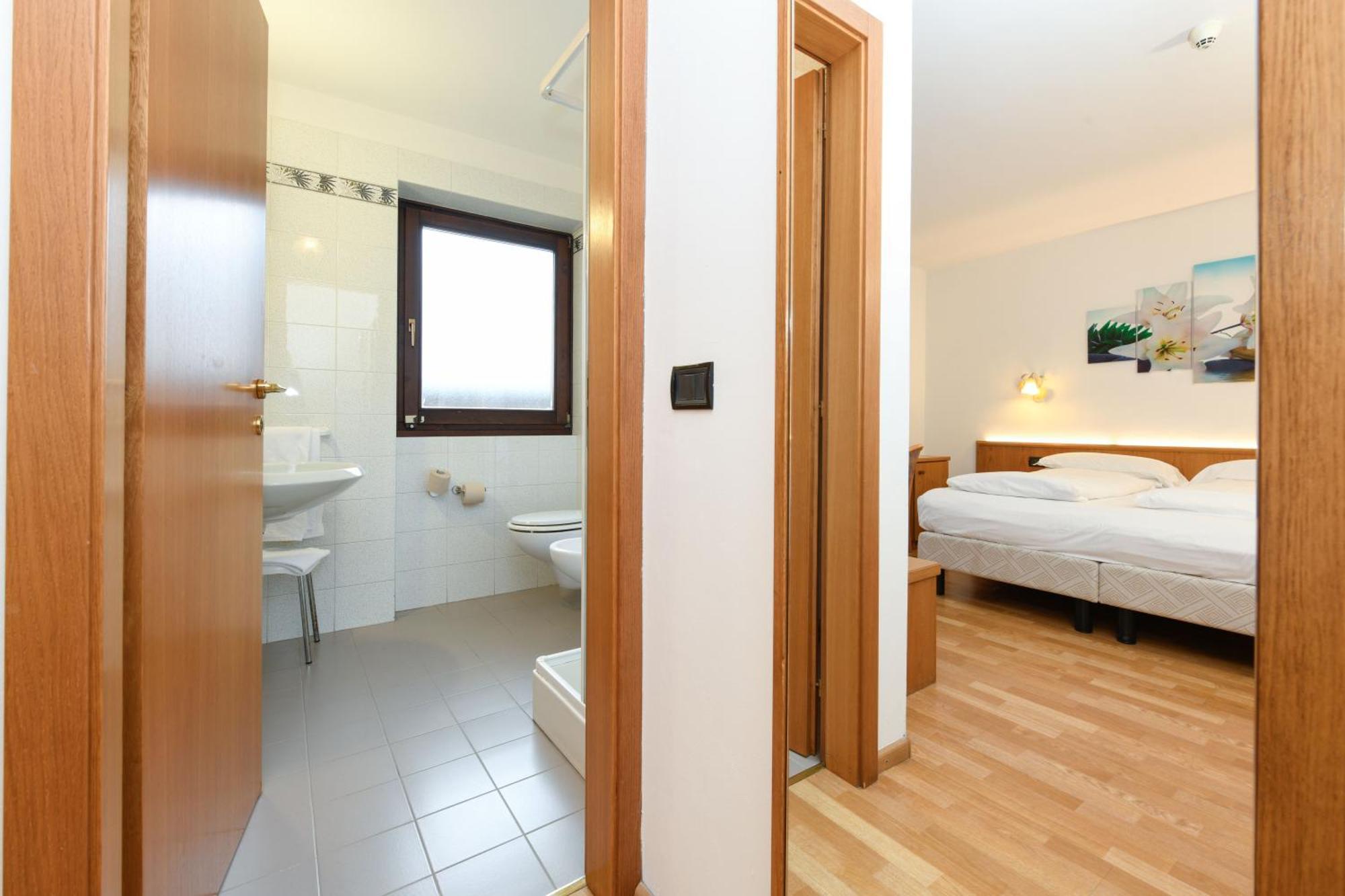 Hotel Denny Пинцоло Экстерьер фото