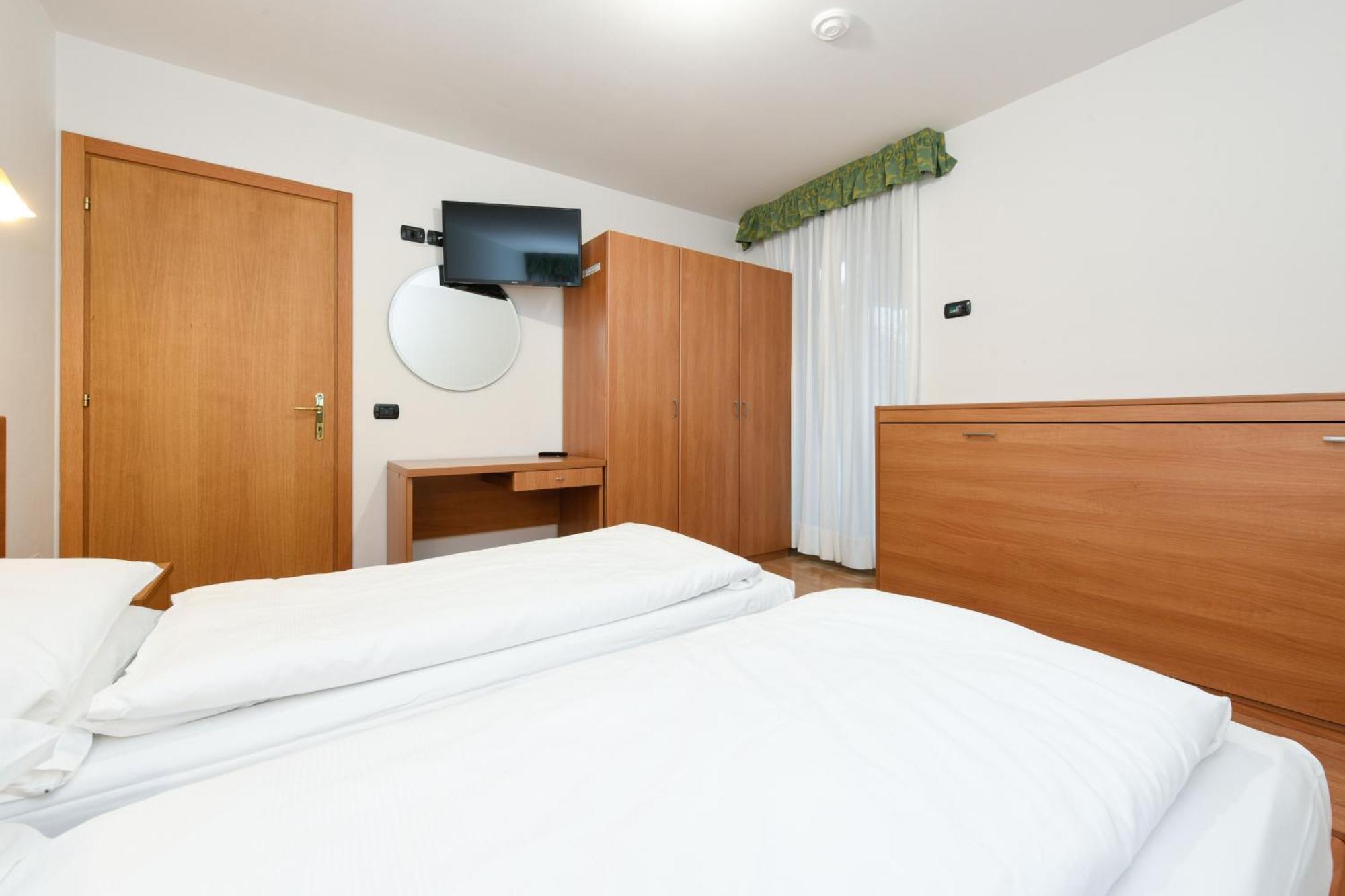 Hotel Denny Пинцоло Экстерьер фото
